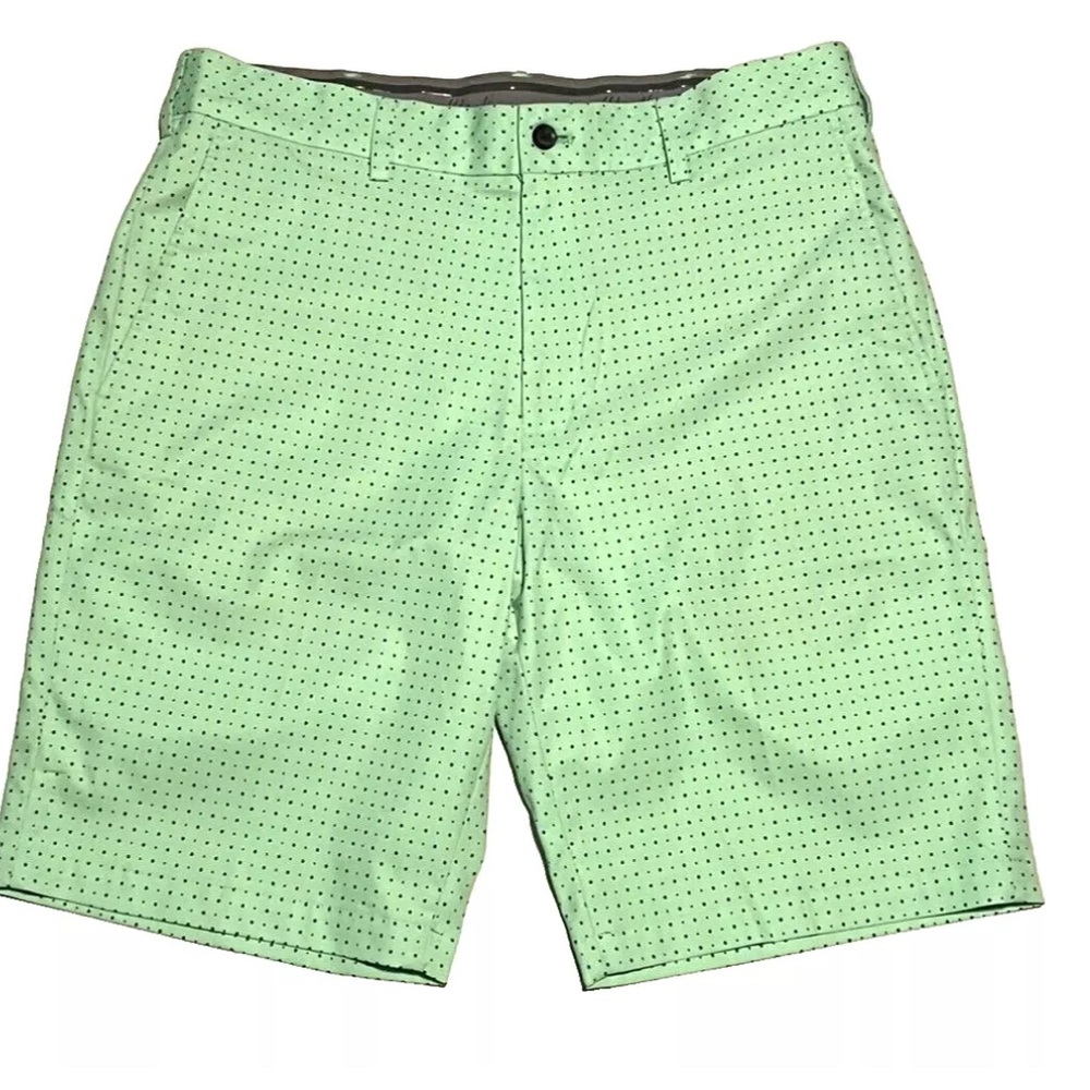 NWOT Walter Hagen Golf Shorts Size 38 Green with Polka Dots ⛳️
